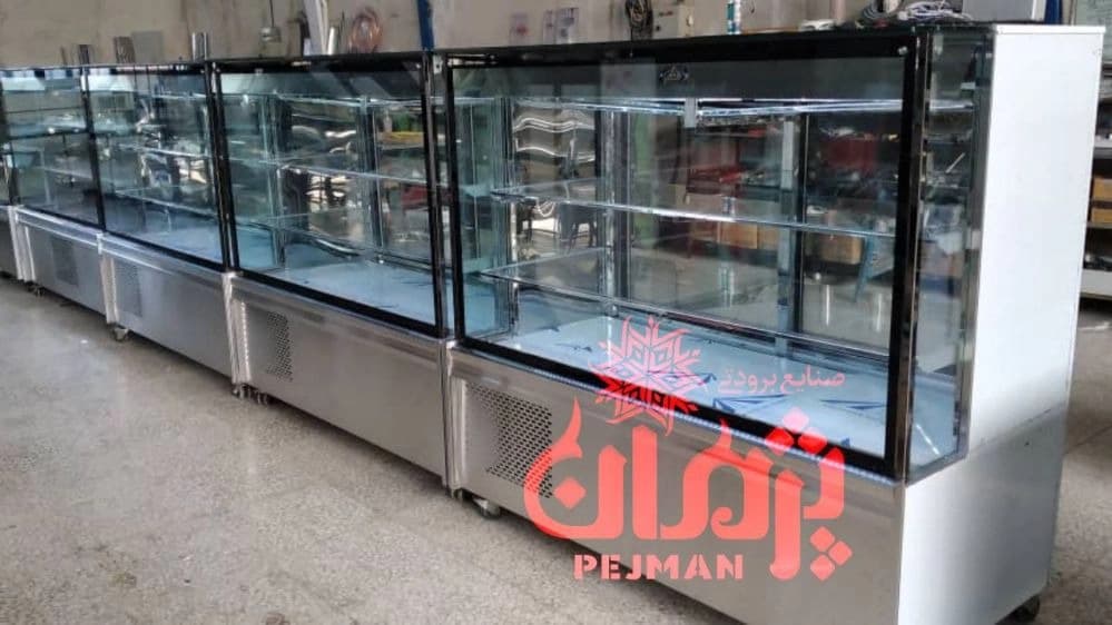 یخچال و فریزر ایستاده و مکعبی